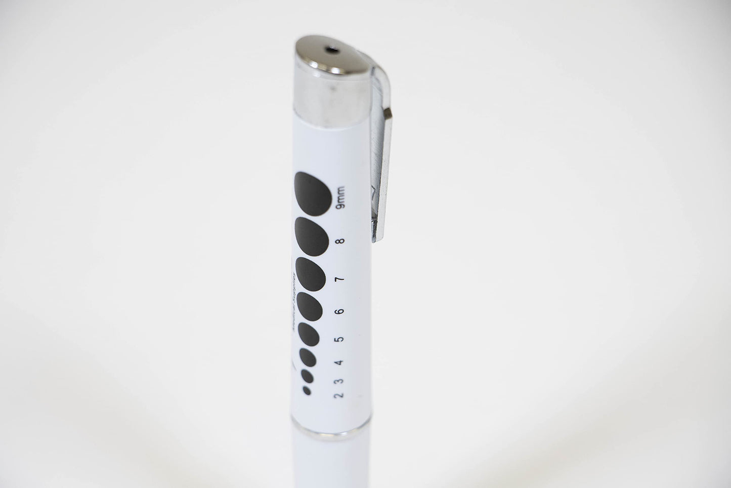 Primacare DL-9325 LED Diagnostic Penlight with Imprinted Pupil Gauge, Reusable and Lightweight Medical Pen Light for Nurse, Student, Doctors EMT, Batteries Included, White