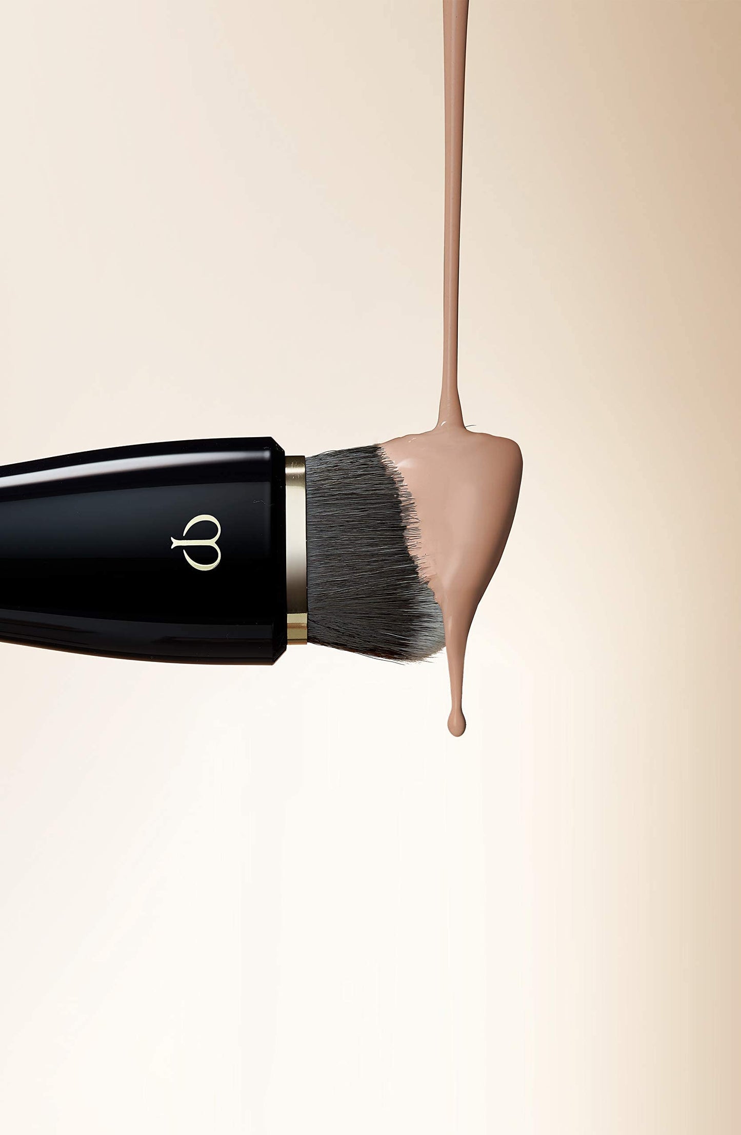 Cl%C3%A9 Peau Beaut%C3%A9 Coverage Foundation