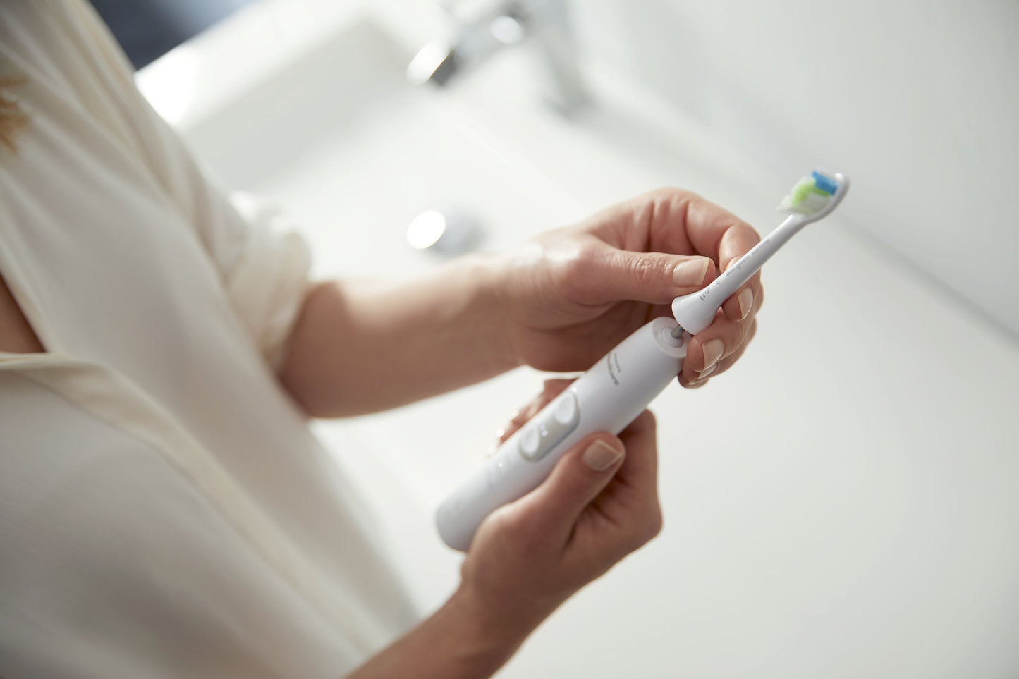 Philips Sonicare Protective Clean 6100 Electric Tooth Brush, Hx6877/21, 1 Pound