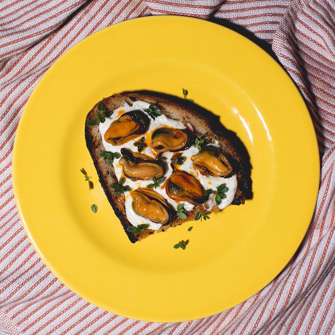 Spanish Mussels Canned in Spiced Pickled Sauce | B Vitamins, Omega-3 | Tinned Seafood by Ati Manel | 1 x 110g Cans