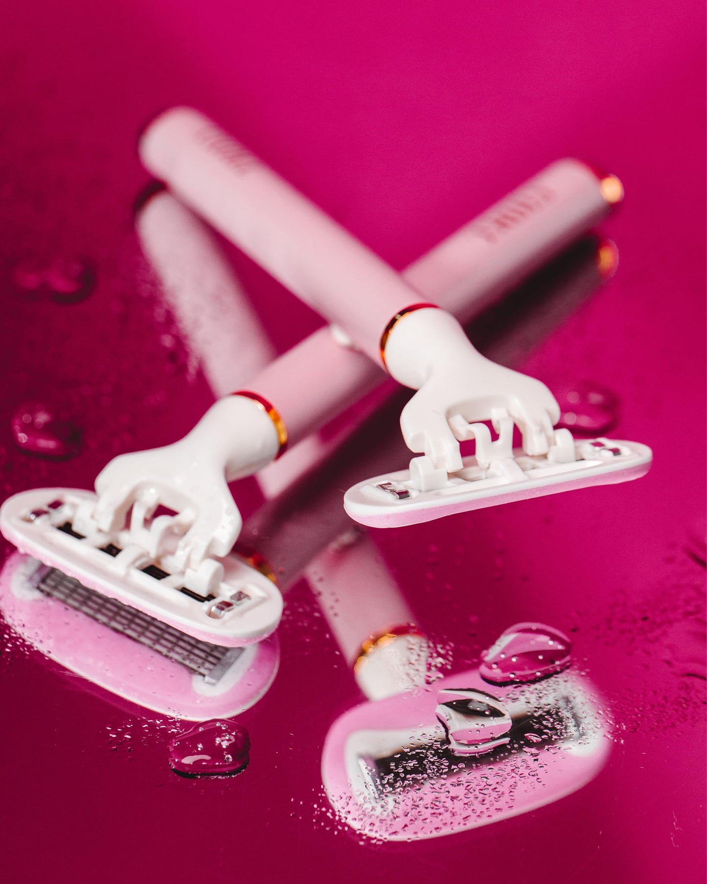 Truly Life Shaver Razor | Best Razor for Sensitive Skin | 5 Blades with Aloe & Shea Butter Infused Gel Bars | Pivoting Head & Flex-Grip Handle for Smooth, Irritation-Free Shave