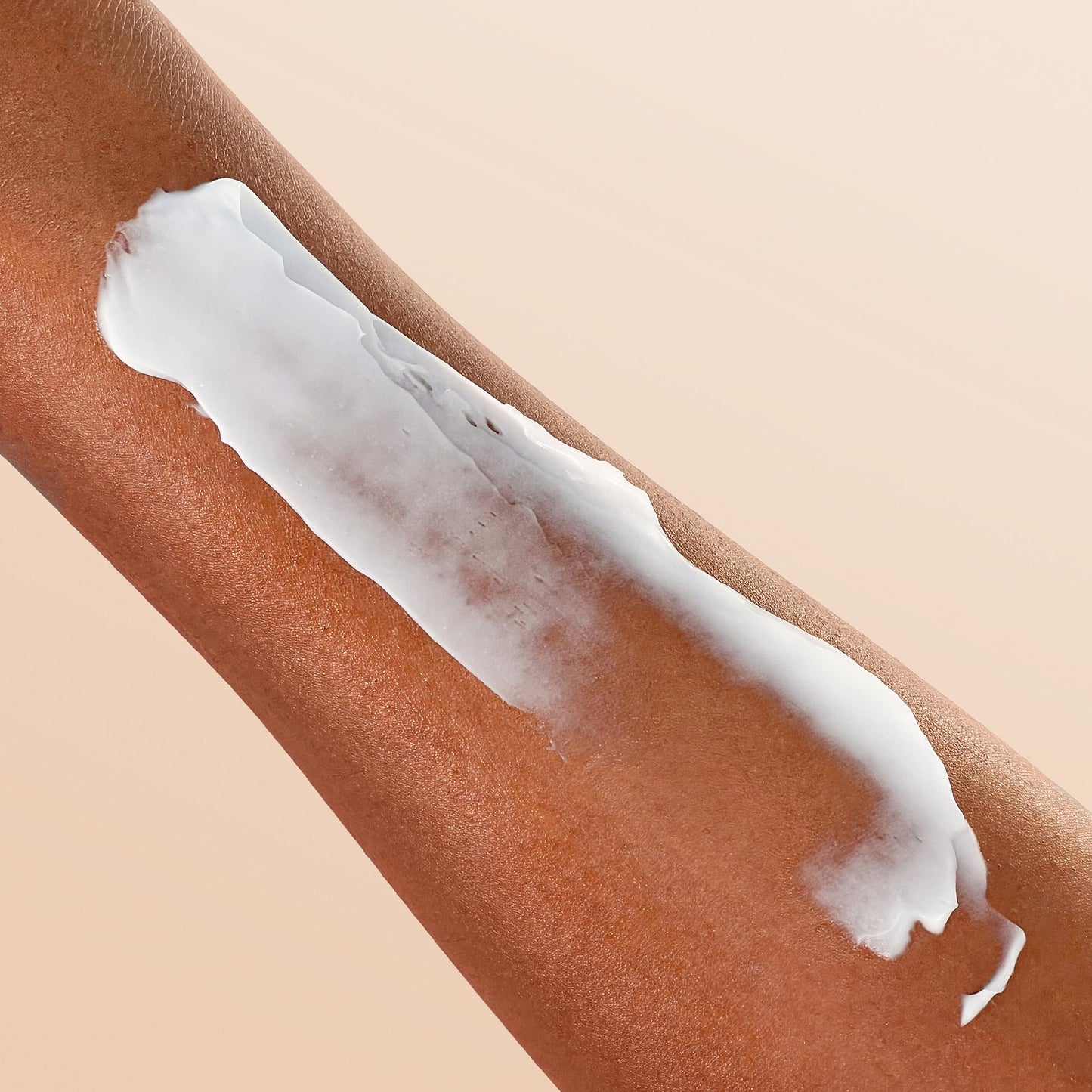 Charlotte Tilbury Magic Body Cream - Skin Tightening Cream for Body Enriched with Caffeine, Hyaluronic Acid & Shea Butter - Nourishes, Smooths & Hydrates Skin