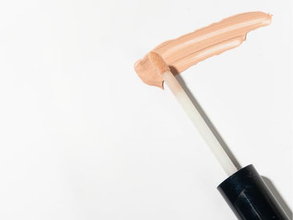 Lune+Aster RealGlow Undereye Brightener | Hide Dark Circles, Illuminate Eyes, Ultra-Hydrating Creamy Formula With Vitamin E. Hypoallergenic, Vegan, Paraben & Phthlate Free.