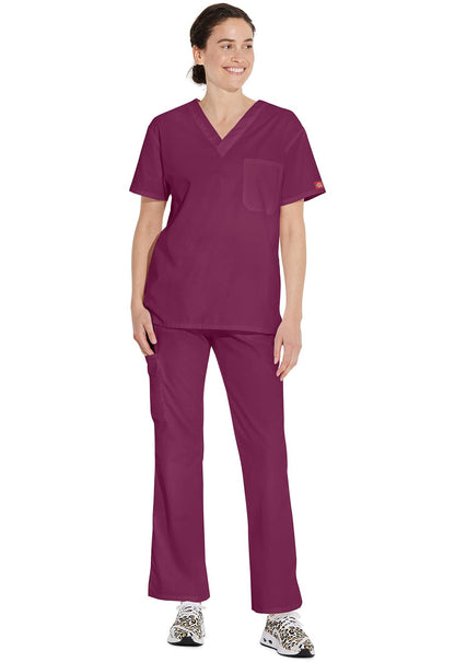 Dickies EDS Signature Scrubs for Women and Scrubs for Men, Unisex One Pocket V-Neck Top in Soft Brushed Poplin 83706