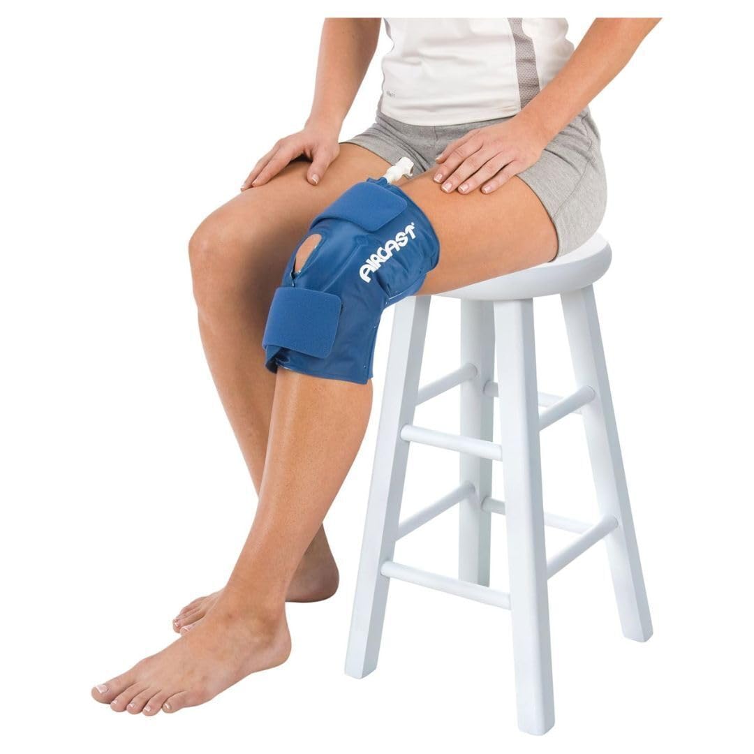 Aircast Cold Therapy Universal Fit Knee Cryo and Cuff with Gravity-Fed Non-Motorized Cooler for Maximum Cryotherapy (Blue, Medium)