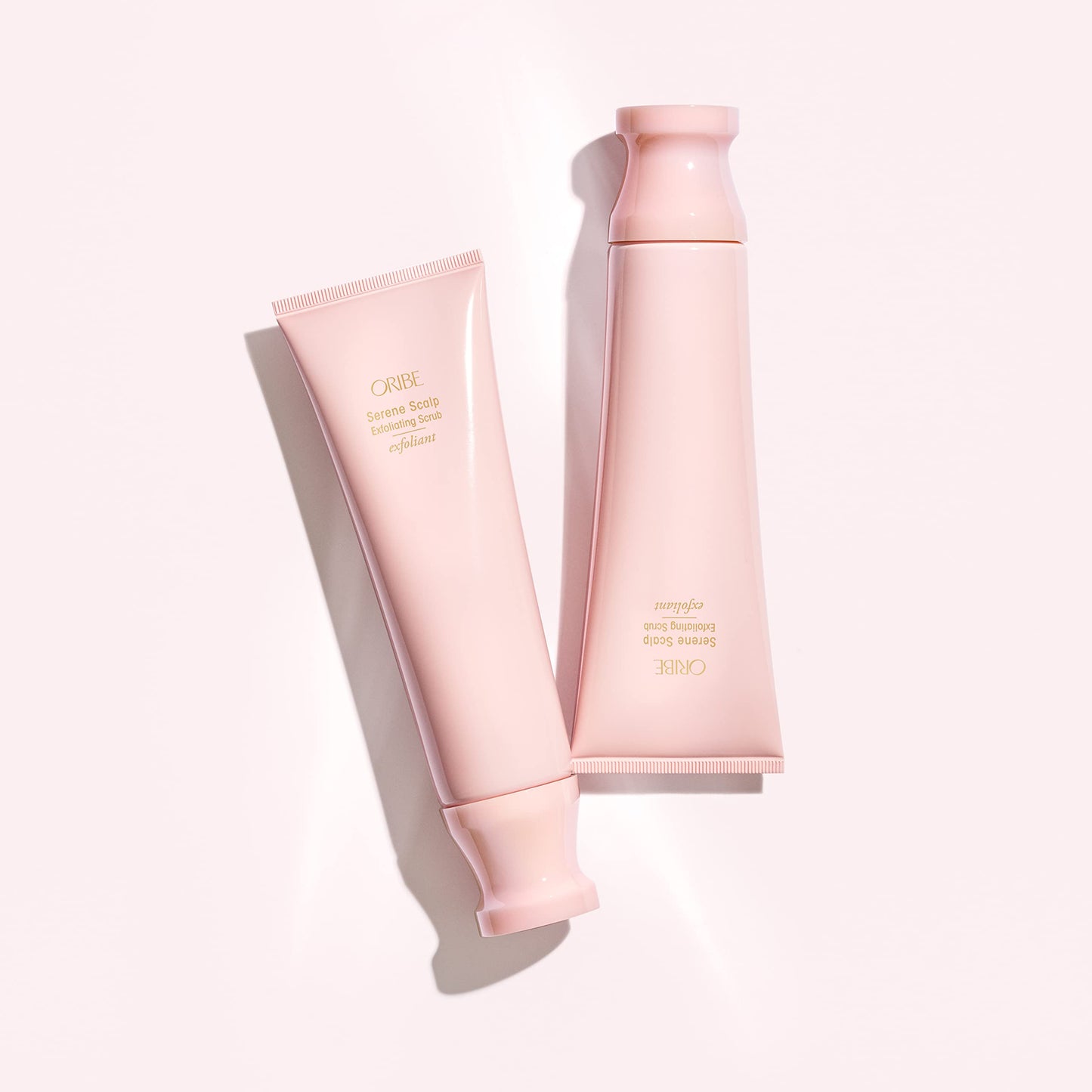 Oribe Serene Scalp Exfoliating Scrub - Cleanses & Detoxifies Pores - Physical & Chemical Exfoliants Gently Remove Flakes, Oil & Product Buildup - Soothes Scalp & Nourishes Hair - 4.2 oz