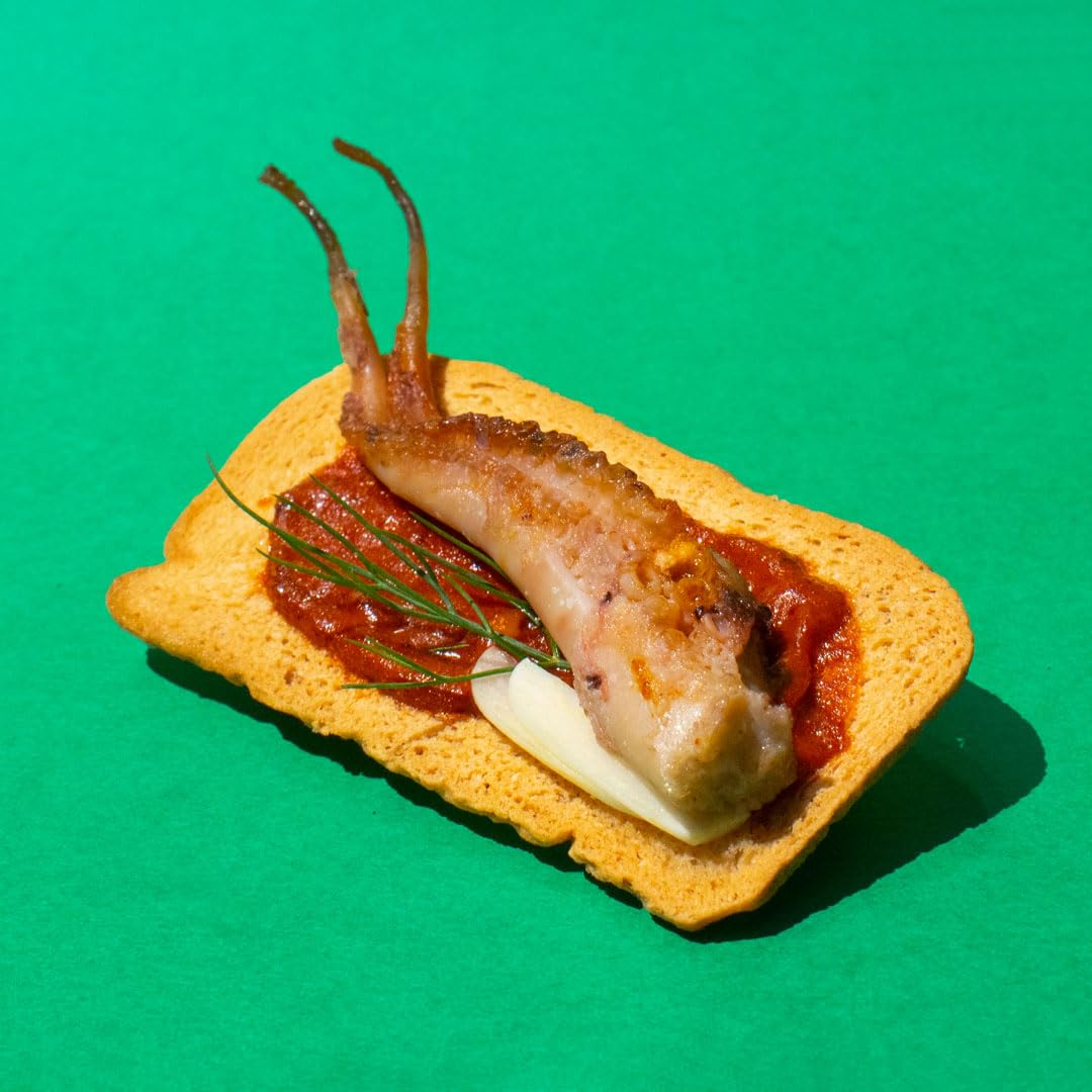 Spanish Octopus Canned in Garlic Sauce | Wild Caught, B Vitamins, Omega-3 | Tinned Seafood by Ati Manel | 1 x110g Can