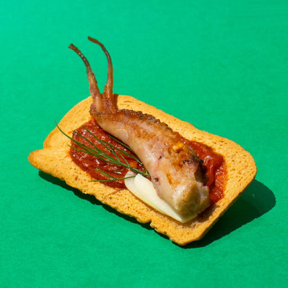 Spanish Octopus Canned in Garlic Sauce | Wild Caught, B Vitamins, Omega-3 | Tinned Seafood by Ati Manel | 1 x110g Can
