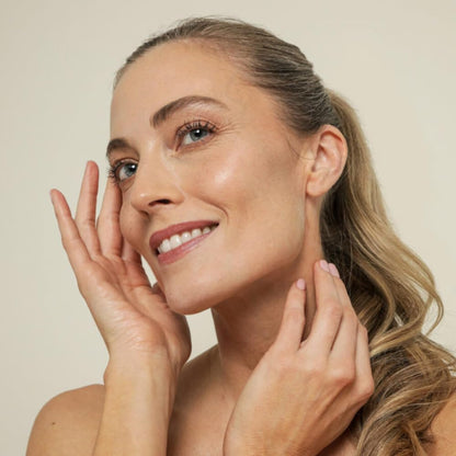 GERMAINE DE CAPUCCINI | Timexpert White Power Light Serum | Hydrating face serum | Daily Boost of Luminosity - All type of Skins - Dermatologist Tested - 1.7 Fl oz