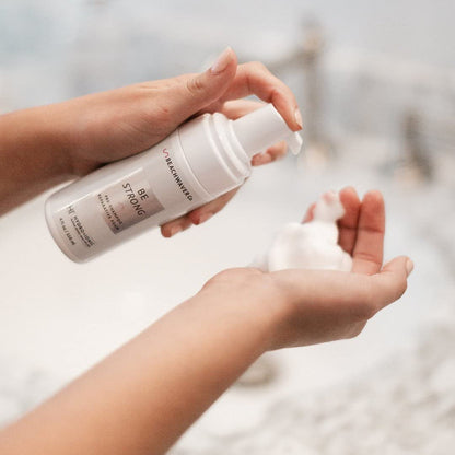 The Beachwaver Co. Haircare Be Strong Pre-Shampoo Foam - Full Size (4 Oz) | Pre-Wash Hair Treatment Infused with Coconut and Shea | Repairs Damage with HiX Vegan Bond Multipliers