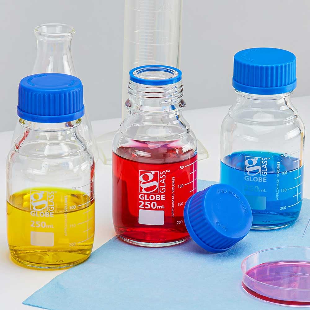 Media Bottle, Globe Glass, 250mL, GL45 Screw Cap, 3.3 Borosilicate Glass, Dual Graduations, 10/Box