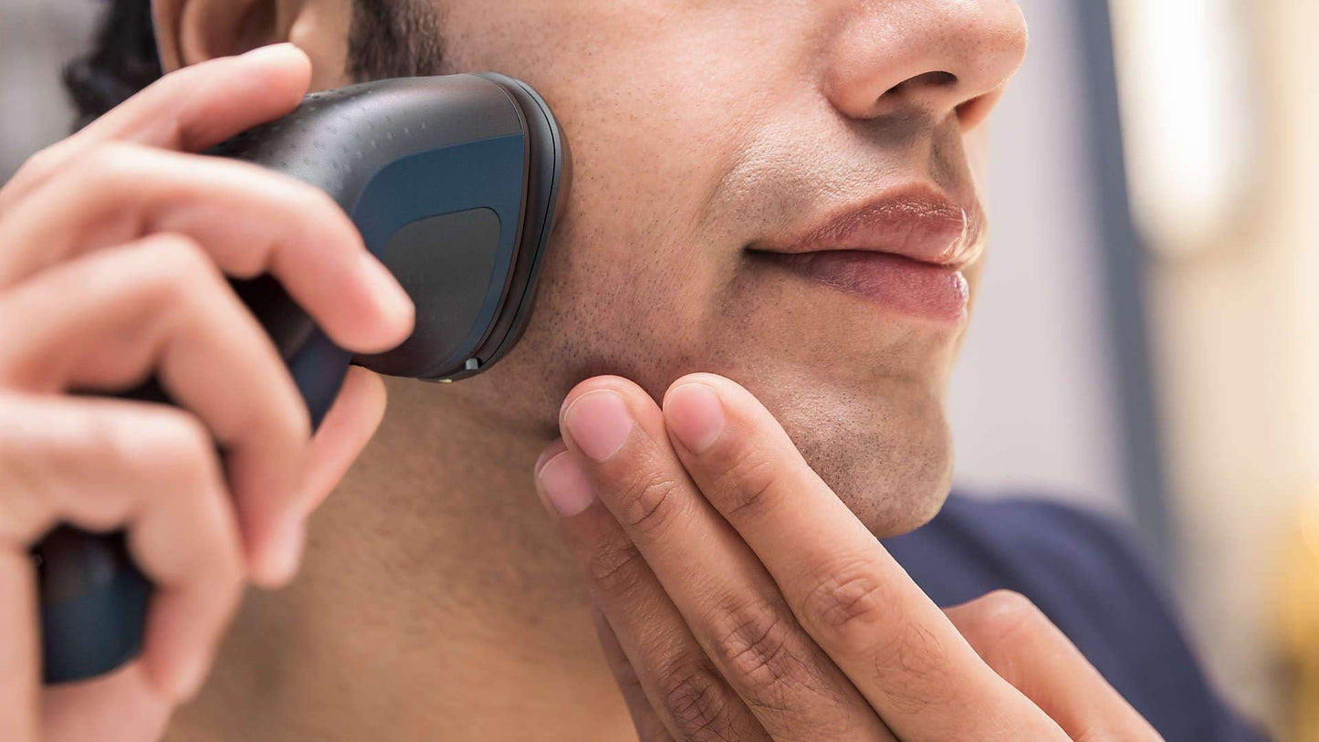 Philips Norelco Shaver Series 1000 Wet or Dry Electric Shaver, ComfortCut Blades, 3-Directional Flex Heads, One-Touch Open, 40 Minutes of Cordless Shaving from an 8-Hour Charge