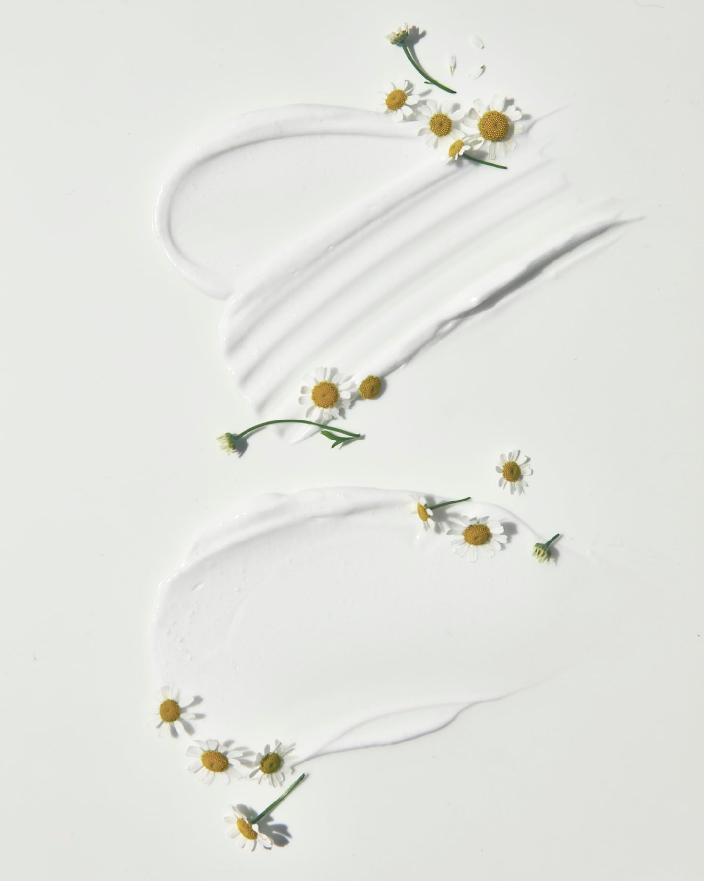 MALIN+GOETZ Chamomile Shave Cream | Nourishing Shaving Cream with Wild Moroccan Chamomile, Shea Butter, Glycerin + Squalane | Smooth + Close Shave for Face + Body | Vegan + Cruelty-Free (5 Fl Oz.)