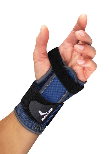 MUELLER Sports Medicine Reversible 3-in-1 Wrist Brace, Wrist Pain Relief Support for Men and Women, Ideal for Carpal Tunnel, Tendinitis, Arthritis, Black/Blue, One Size
