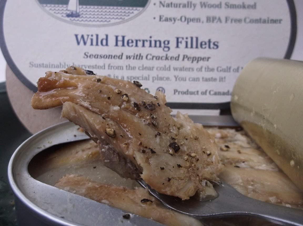 Bar Harbor Wild Herring Fillets Seasoned with Cracked Pepper, 6.7 oz – Naturally Wood Smoked