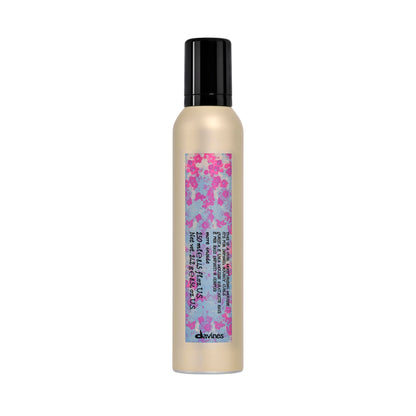 Davines This Is A Curl Moisturizing Mousse, Medium Hold Hydration & Bounce - Creamy Mousse for Defined Curls - Adds Structure & Softness, 8.45 Fl Oz