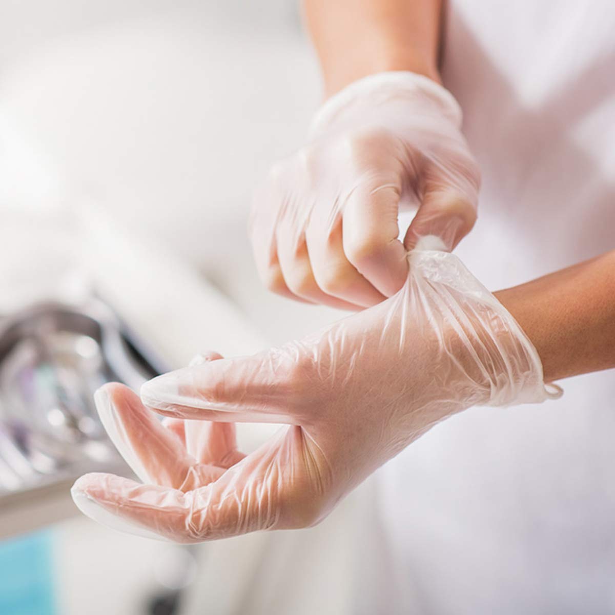 Basic Medical Clear Vinyl Exam Gloves, Latex-Free, Powder-Free, Case of 1,000, Large