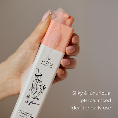 Woo More Play, Be There In Five, Feminine Wash, pH Balanced, Made With Natural Ingredients (Aloe, Calendula Extract, Matricaria Flower Extract) - 50 ml | 1.7 fl oz
