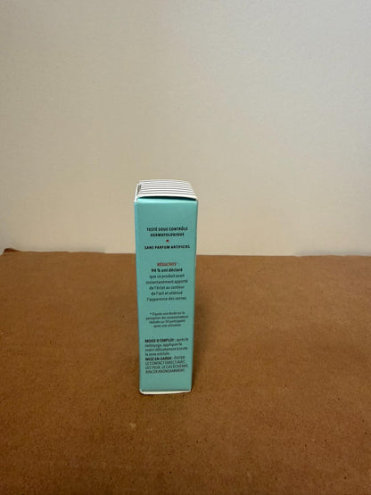 First Aid Beauty - Brighten + Glow Eye Cream with Niacinamide, Gives Skin an Instant Glow and Hydrates to Gradually Brighten & Help Reduce Appearance of Dark Circles, Safe for Sensitive Skin, 0.5 oz