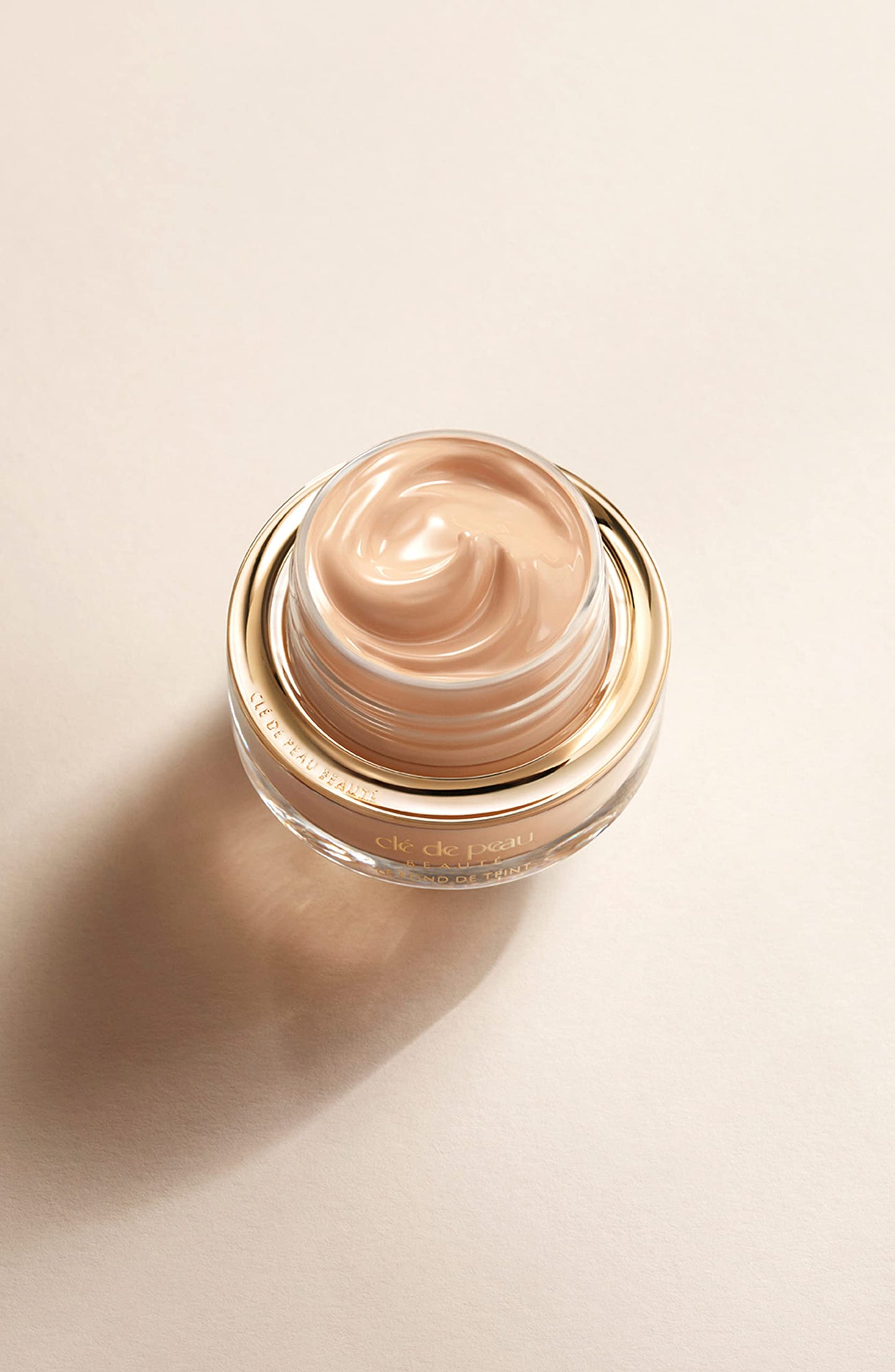 Cl%C3%A9 Peau Beaut%C3%A9 Foundation Medium