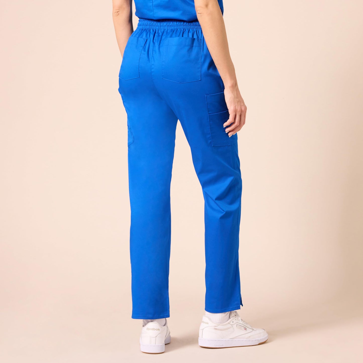 Amazon Essentials Women's Quick-Dry Stretch Scrub Pants (Available in Plus Size)