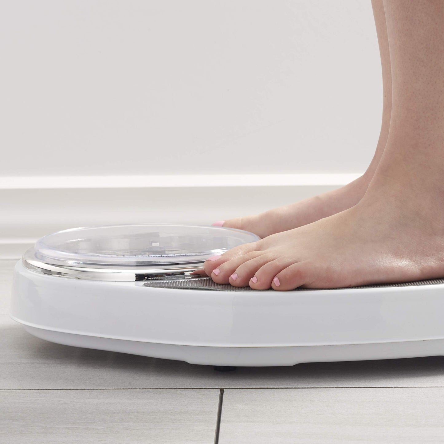 InstaTrack Large Dial Metal Analog Bathroom Scale with Silver Mat, Accurate Body Weight Measurements up to 330 Pounds, Large Display, Easy to Use, Battery Free, Silver