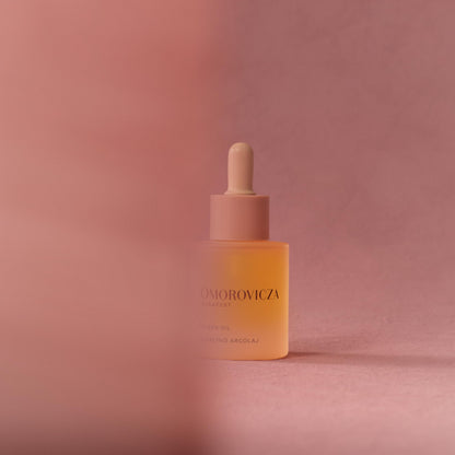 Omorovicza Queen Oil (1.0 oz), Rich Facial Oil with Omega 3 & 6, Vitamin-Rich Botanicals, Skin Oil to Nourish, Boost Collagen & Strengthen Skin Barrier