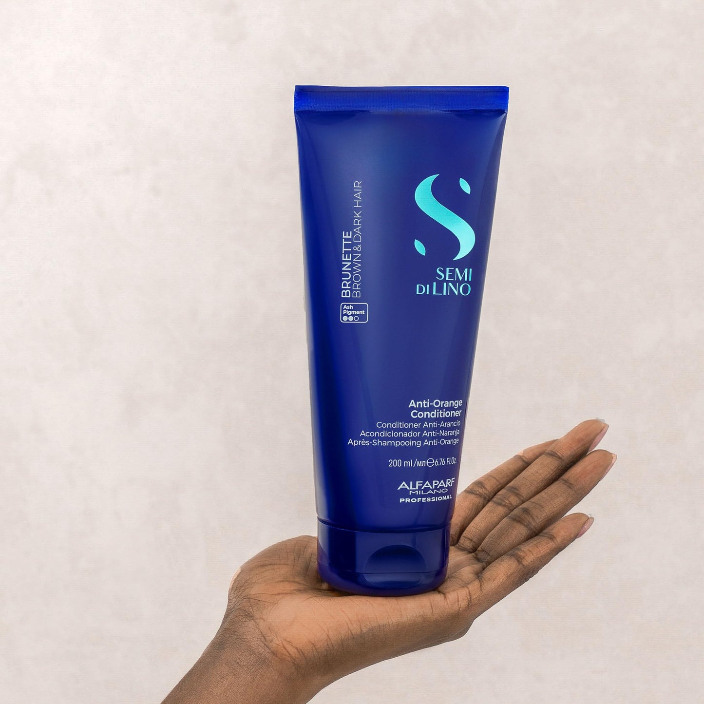 Alfaparf Milano Semi Di Lino Anti Orange Blue Conditioner Brown, Chestnut & Dark Hair - Color Safe Conditioner for Damaged Hair - Sulfate & Paraffin Free (6.76 oz / 200 ml)