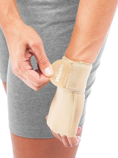 MUELLER Sports Medicine Compression Glove for Men and Women, Hand & Wrist Pain Relief Support, Ideal for Carpal Tunnel, Arthritis, Fits Right or Left, Beige