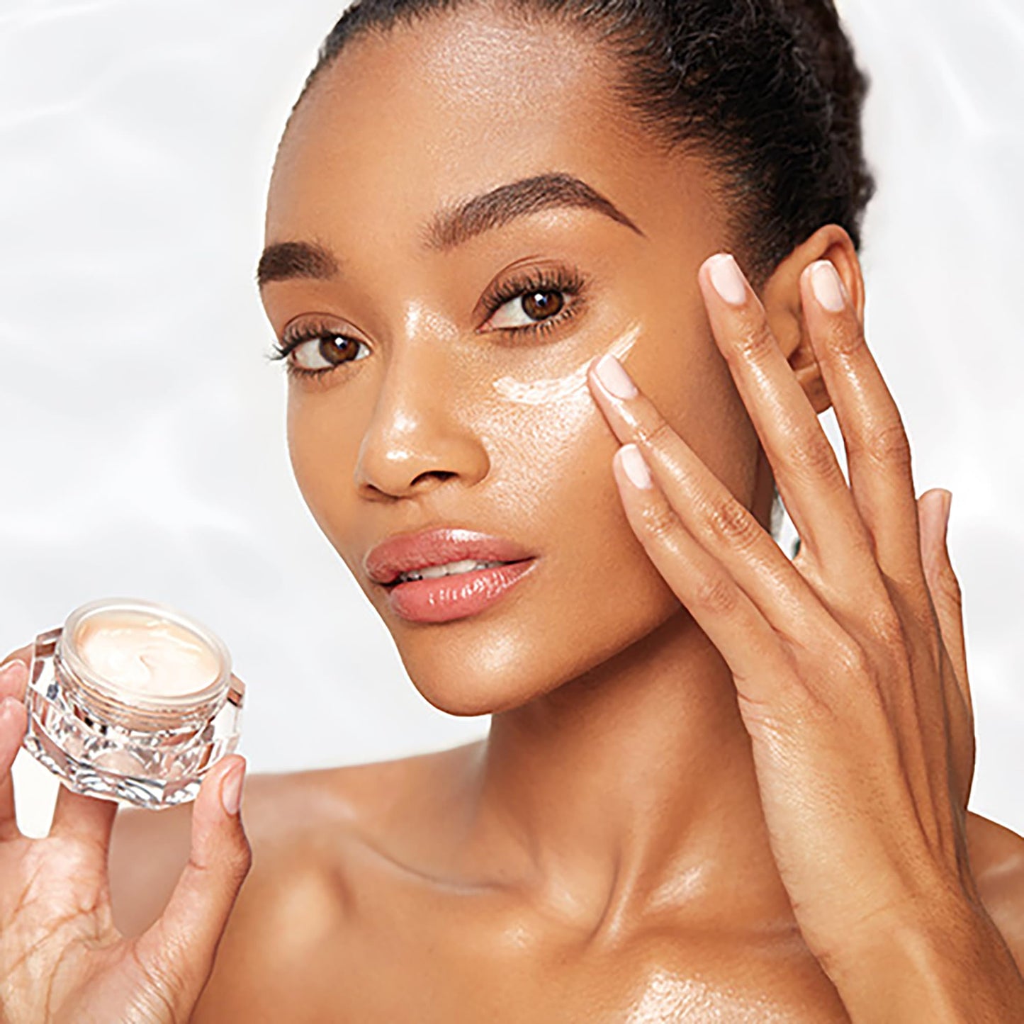 Charlotte Tilbury Magic Eye Rescue - Smoothing & Hydrating Under Eye Cream with Time-Released Retinol & Botanical Complex for Dark Circles, Puffiness & Fine Lines - For Smoother, Youthful Skin