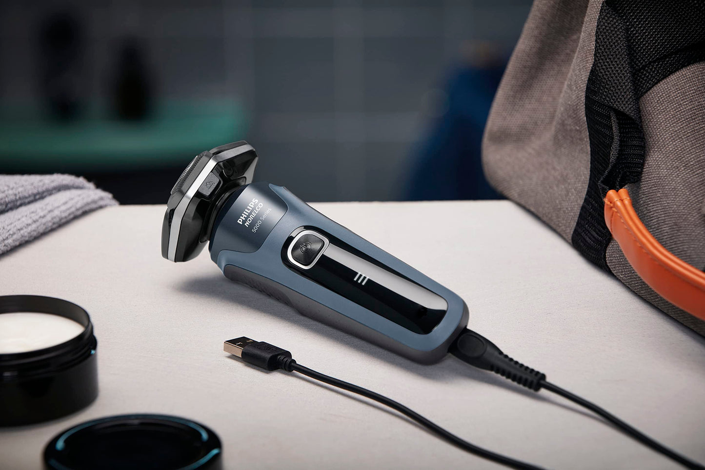 Philips Norelco Shaver 5400, Rechargeable Wet & Dry Shaver with Pop-Up Trimmer, S5880/81