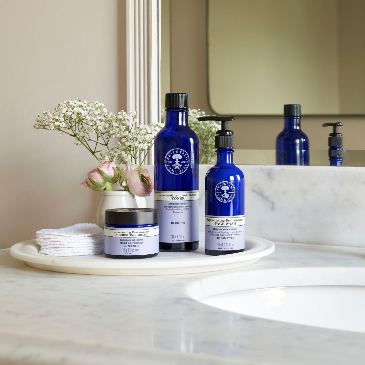 Neal's Yard Remedies Rejuvinating Frankincense Toner, Facial Toning Lotion, Hydrates, Refines & Primes, Vegan & Cruelty-Free, 200ml