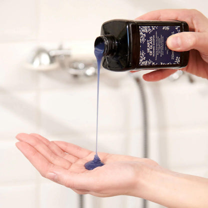 Davines Heart of Glass Silkening Shampoo, Enhancing Blue Shampoo for Blonde & Silver Hair - Gentle Cleanser with Jagua Blue Extract Balances Tones, Illuminates & Nourishes Weightlessly