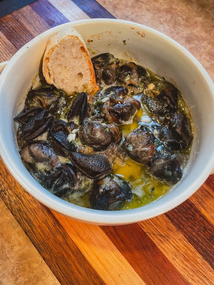 Chefs Quality Escargots Large Snails 28 Oz (17 Oz When Drained) 8 Dozen/96 Count 1 Can