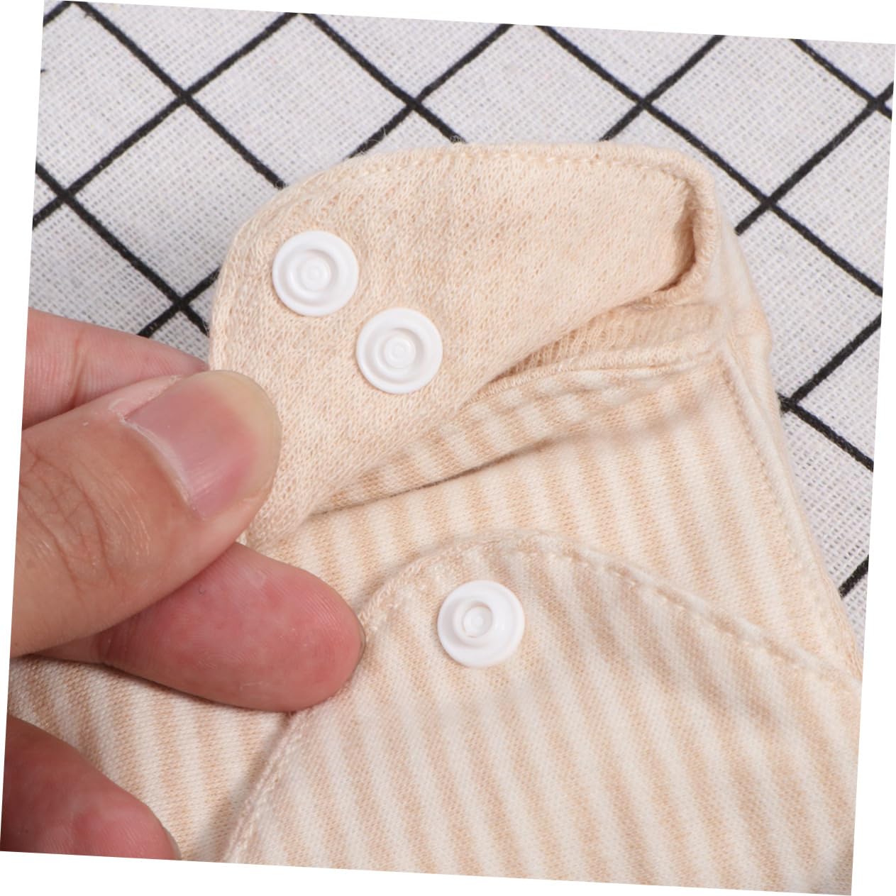 2pcs Reusable Menstrual Pads Portable Washable Sanitary Towels with Absorbent Organic Cotton Panty Liners for Womens Period and Postpartum Care