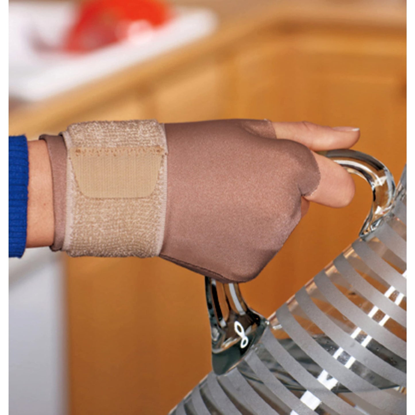 ACE Energizing Hand Support, Small/Medium, Beige, 1/Pack