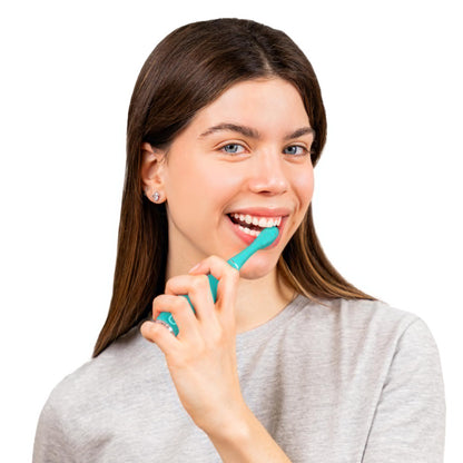 FOREO ISSA 4 Smile Electric Toothbrush – Compact & Travel-Friendly, 4-in-1 Hybrid Brush Head, Tough on Plaque, Long Battery Life (265 Days), 6-Month Brush Head Replacement
