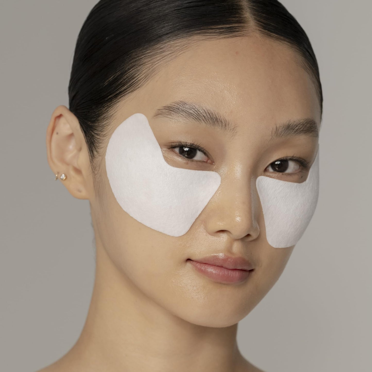 Shiseido Vital Perfection Uplifting and Firming Express Eye Mask - Pure Retinol Under-Eye Mask That Visibly Lifts & Firms - Targets Dark Circles & Under-Eye Bags