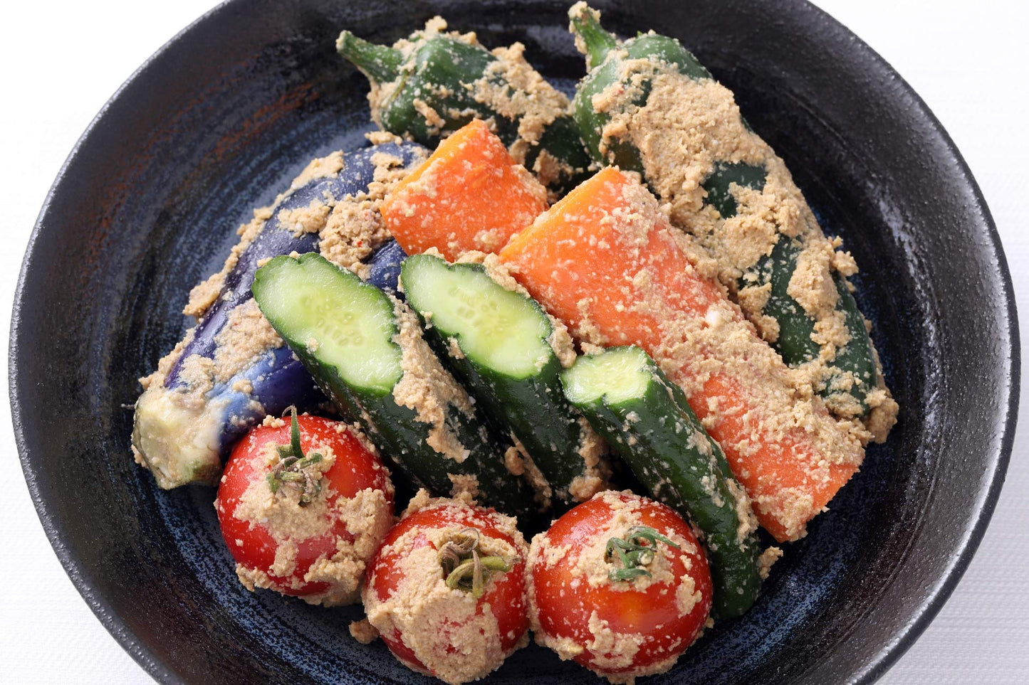 ISESOU Bran Nuka Miso. You can make Japanese pickles by adding cut vegetables (cucumbers, carrots, eggplants, etc.) to the bran miso you made. (Dry bran for replenishment 17.5oz)