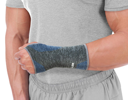 Mueller Sports Medicine FIR 4-Way Wrist Support, Wrist Pain Relief Support for Men and Women, Ideal for Carpal Tunnel, Tendinitis, Arthritis, Black/Blue