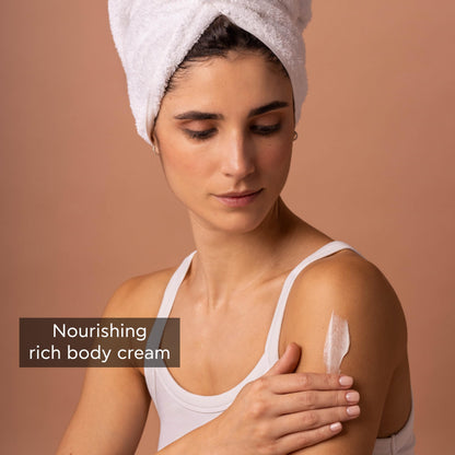 Apivita Royal Honey Rich Moisturizing Body Cream | Deeply Moisturizes, Nourishes & Replenishes with Honey & Beeswax, 150 mL / 5.07 oz