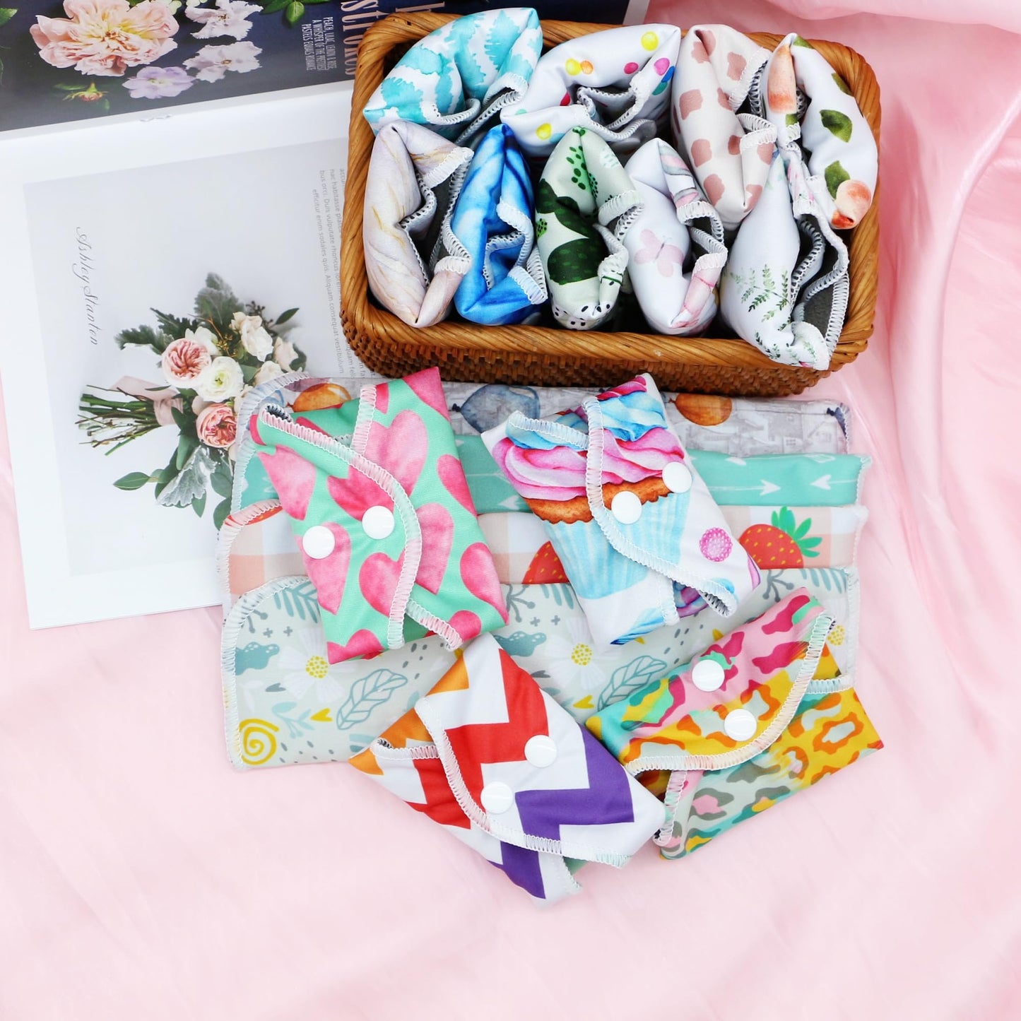 5 pcs Random Prints Reusable Cloth Menstrual Pads Washable Sanitary Pads for Women and Girls(5M-randompads)
