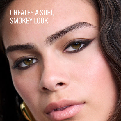 Bobbi Brown Eyeshadow Brush | Eyeshadow Brushes for Contouring, Blending & Diffusing for Smooth Application