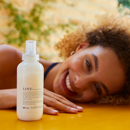 Davines LOVE Curl Primer, Moisturizing Anti-Humidity Heat Protectant Prepping Milk for Wavy and Curly Hair - Detangles, Hydrates & Defines Curls for Easy Styling with Almond Extract, 5.07 Fl Oz
