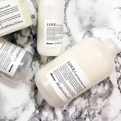 Davines LOVE Curl Cleansing Cream, 2-in-1 Conditioning Shampoo & Co-Wash for Wavy and Curly Hair - Light Gentle Cleanse Removes Impurities for Extremely Soft Curls with Almond Extract, 16.9 Fl Oz