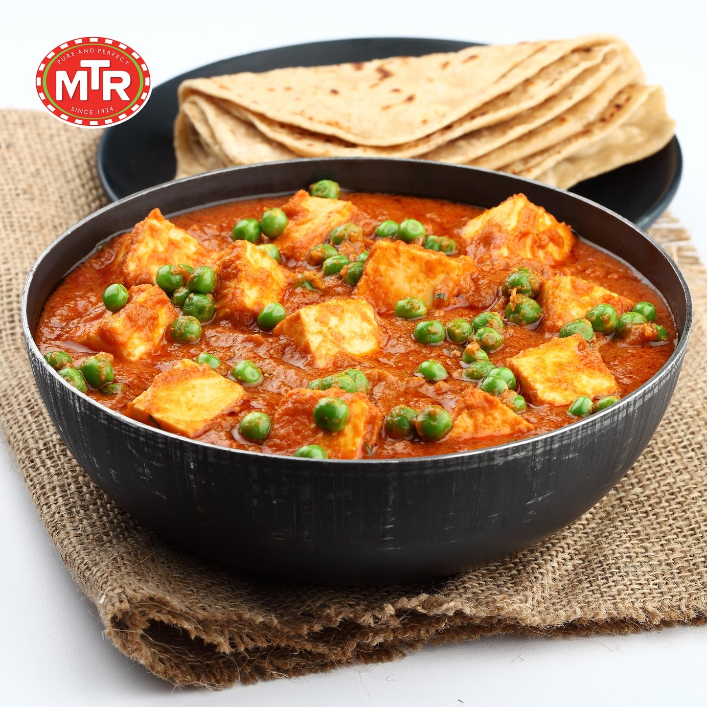 MTR - Minute Meals: Mutter Paneer - Spiced Green Peas & Cottage Cheese in Gravy - Tasty Indian Meal with No Added Preservatives - A Quick Meal Suitable for Vegetarians, Ready in Minutes! (Pack of 6)