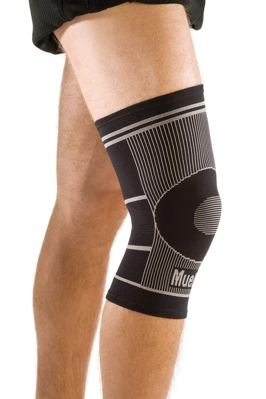 Mueller Sports Medicine 4-Way Stretch Knee Support, Knee Pain Relief Support for Men and Women, Ideal for Arthritis, Sprains, Black