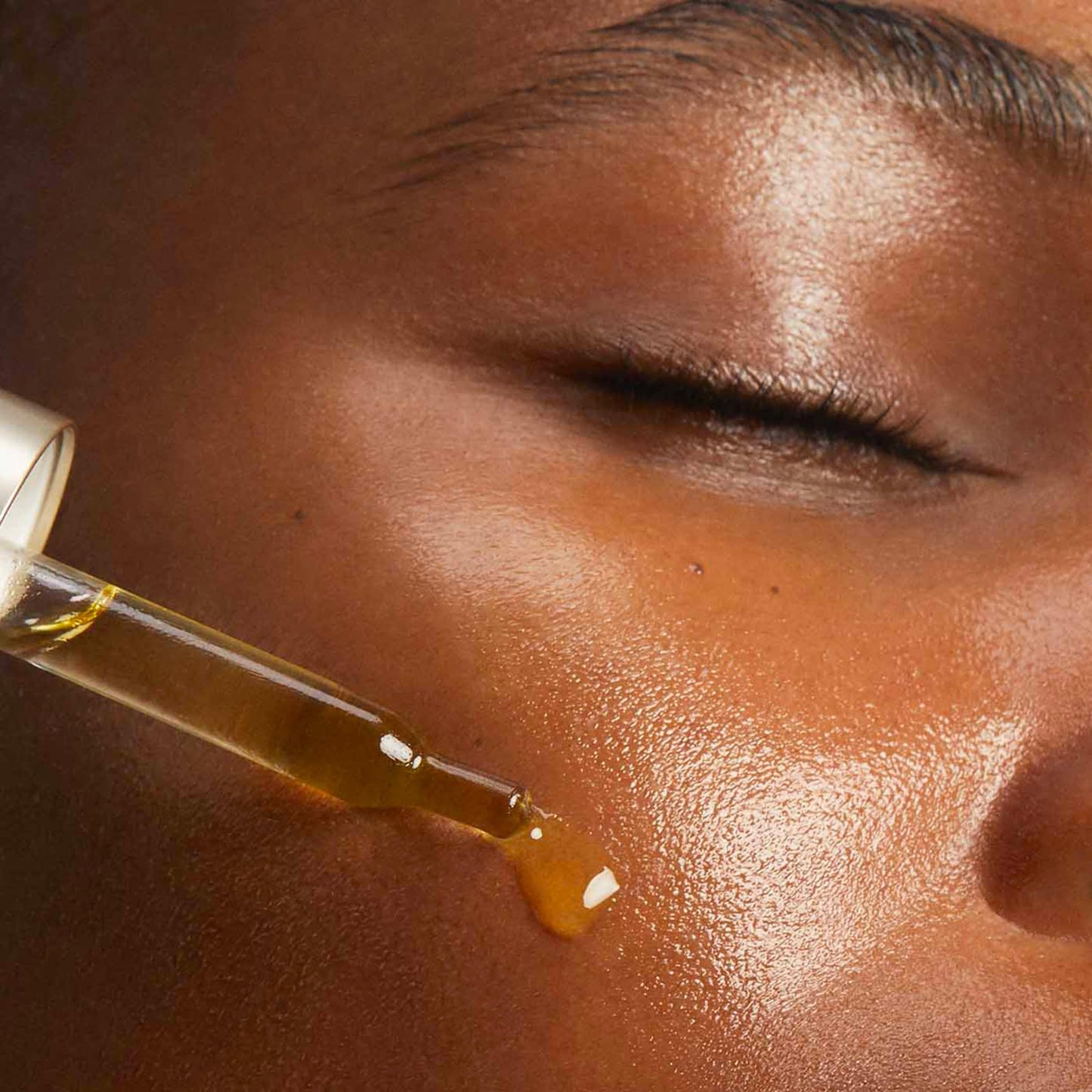 Clarins Santal Face Oil Treatment | Hydrates, Smoothes and Comforts Skin |Calms Redness and Irritations|Visibly Minimizes Fine Lines|Skin Is Immediately Soft*|100% Natural Plant Extracts|Dry Skin Type