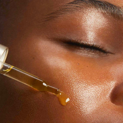 Clarins Santal Face Oil Treatment | Hydrates, Smoothes and Comforts Skin |Calms Redness and Irritations|Visibly Minimizes Fine Lines|Skin Is Immediately Soft*|100% Natural Plant Extracts|Dry Skin Type