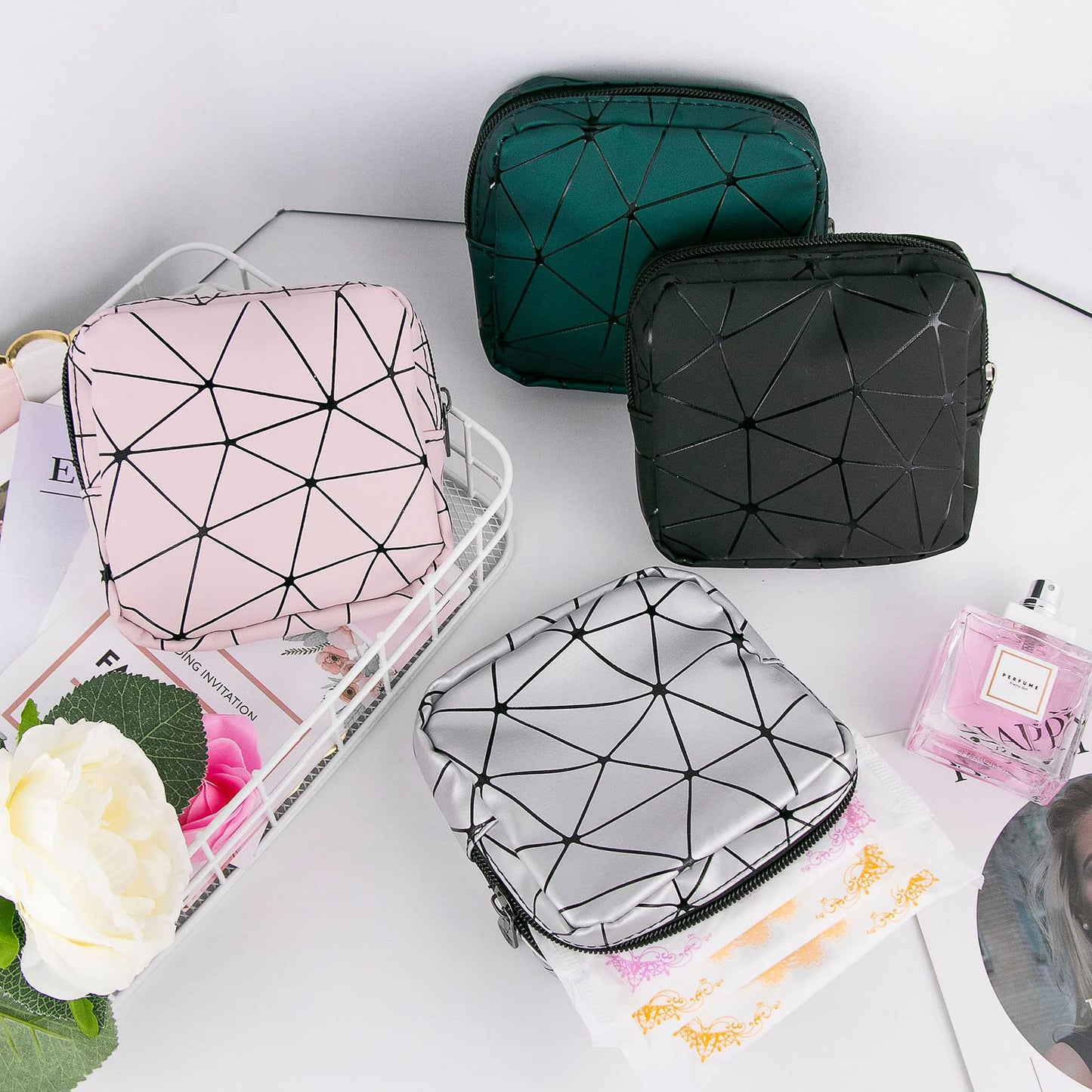 Sanitary Napkin Storage Bags 4 Pcs Menstrual Cup Pouches Nursing Pad Holder Tampon Bags Portable Period Kit Bag Feminine Product Pouch for Girls for Pads and Tampons with Zipper